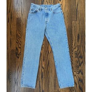 Levi’s 501 Original Straight Leg Jeans in Light Wash - Size 28